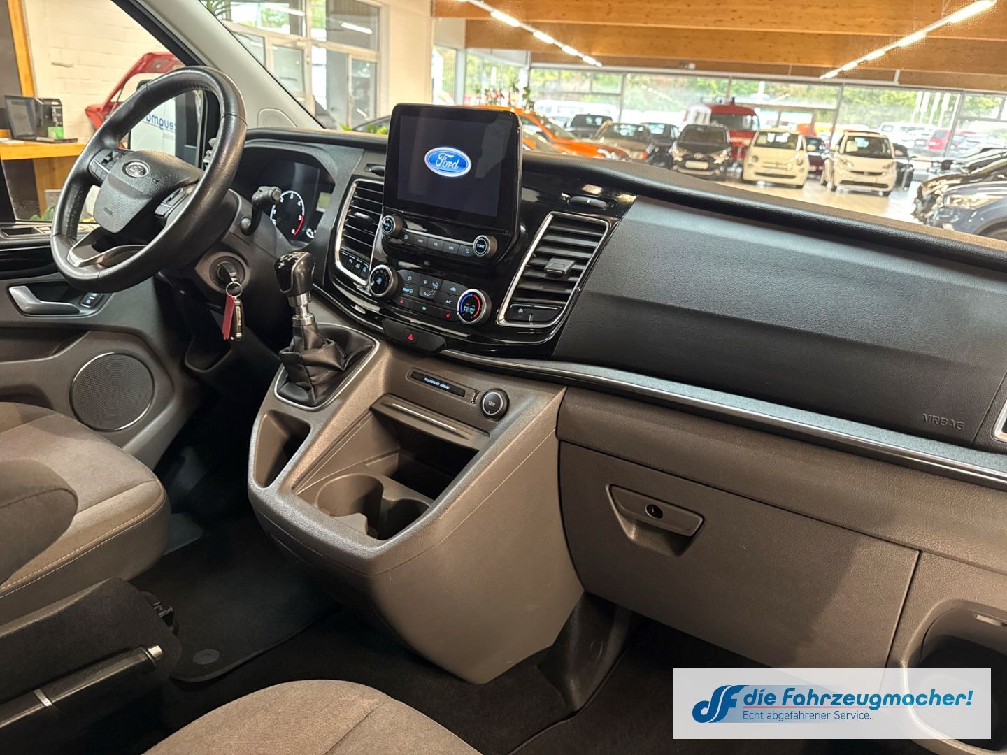 Fahrzeugabbildung Ford Tourneo Custom 320 L2 Titanium X 2.0 TDCi  AHK N
