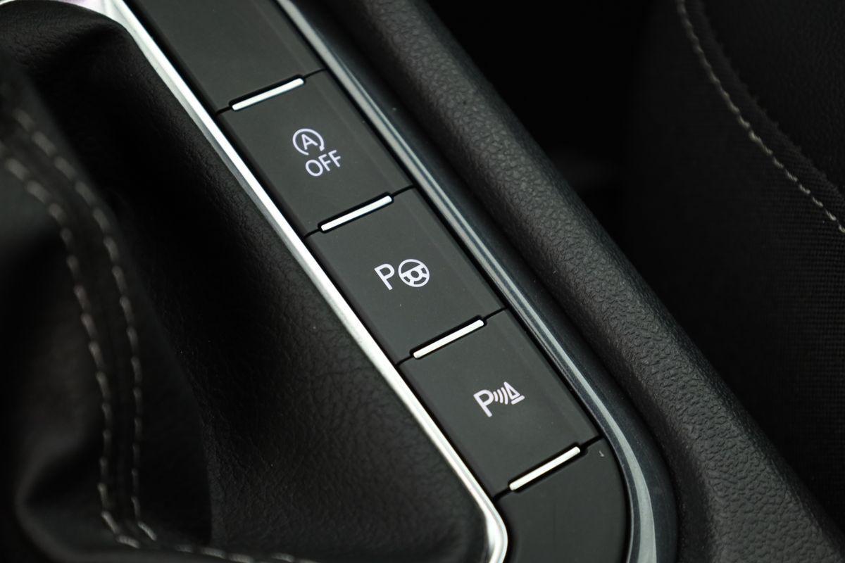 Volkswagen Tiguan Allspace 2.0 TDI 4M DSG R-Line 7 Pano Kam