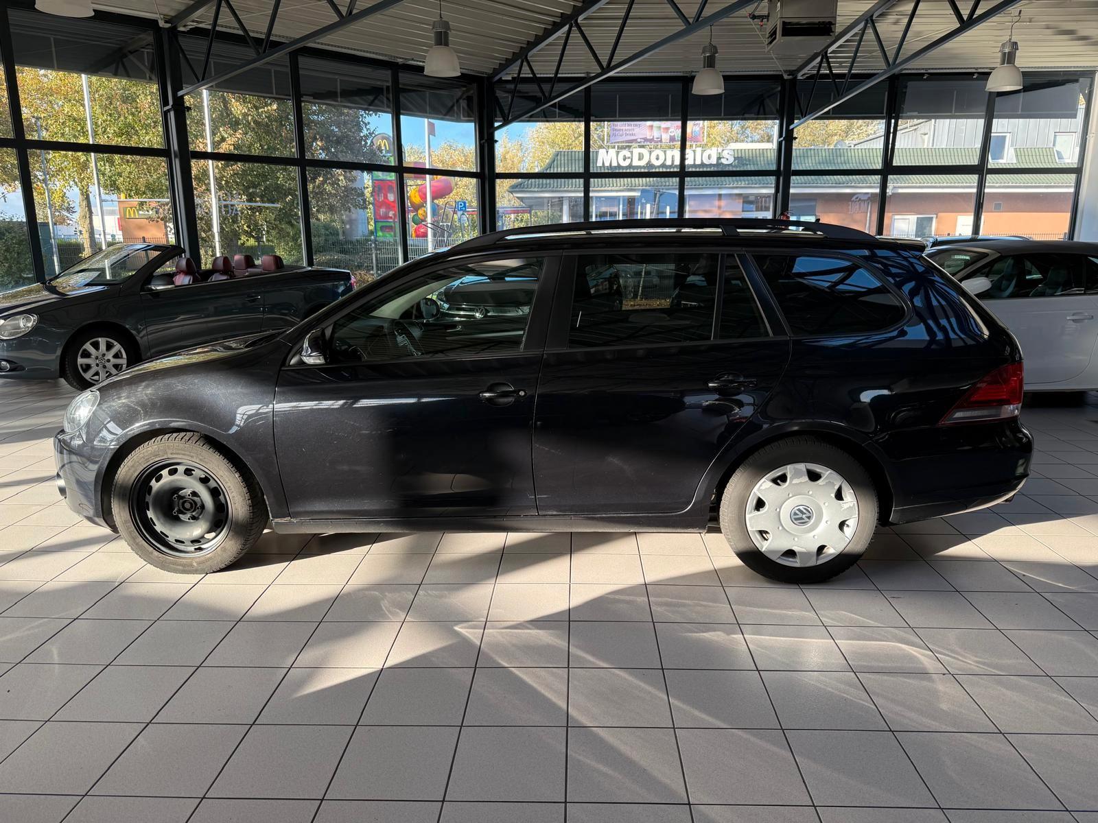 Volkswagen Golf 2010 — engine 1.598 cm³, 105 HP (77kW)