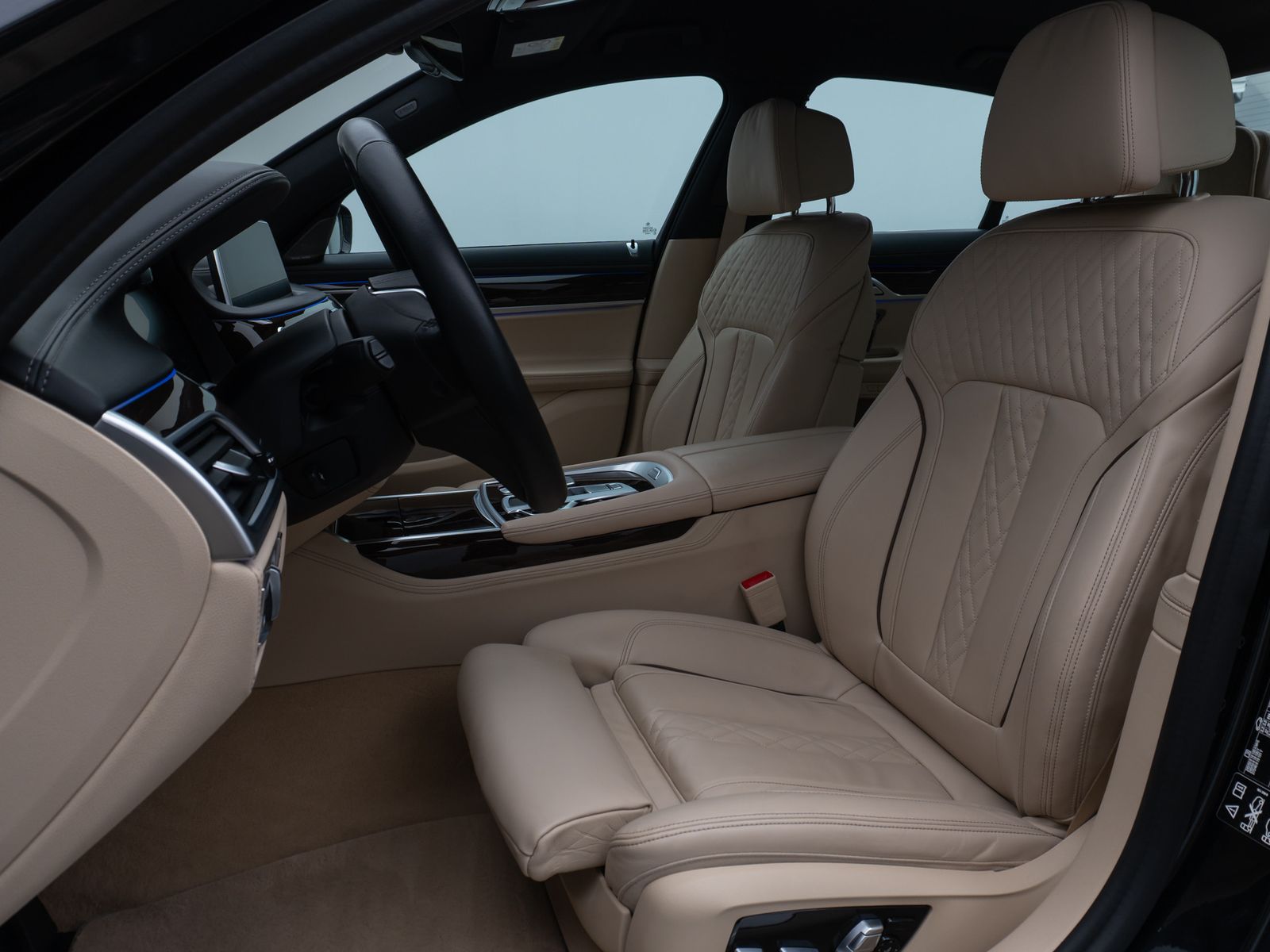 Fahrzeugabbildung BMW 730d xD 360°Laser Massage DAB DisplKey SoftClose