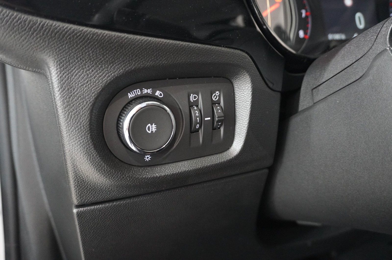 Fahrzeugabbildung Opel Corsa F 1.5D ELEGANCE NAVI/LED/KAMERA/TEMP/DAB+
