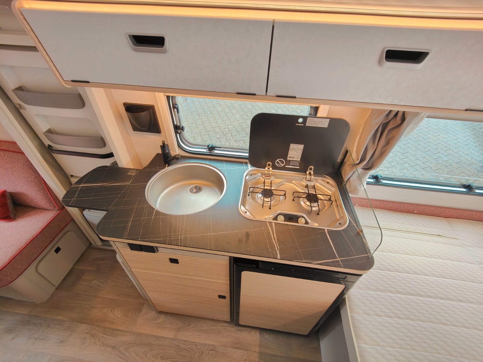 Fahrzeugabbildung HYMER / ERIBA / HYMERCAR Touring 530 Tango Red - JETZT 8.024€ SPAREN !!!