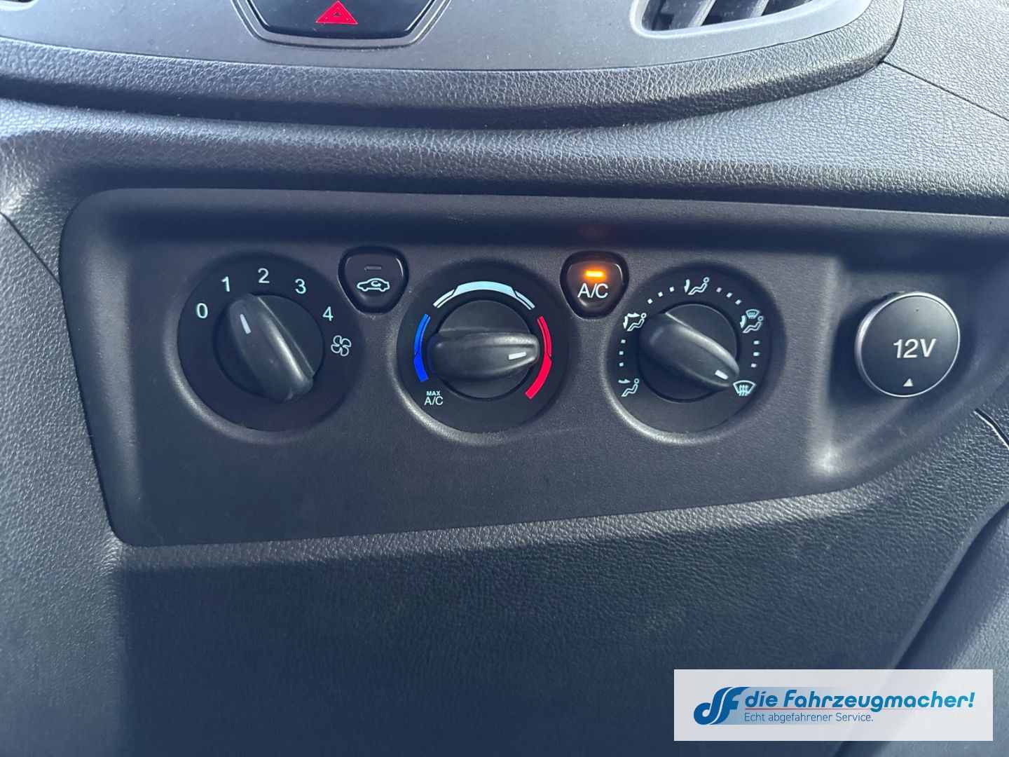 Fahrzeugabbildung Ford Transit Kombi 350 L3 2.2 TDCi *7049 *KLIMA *EXP