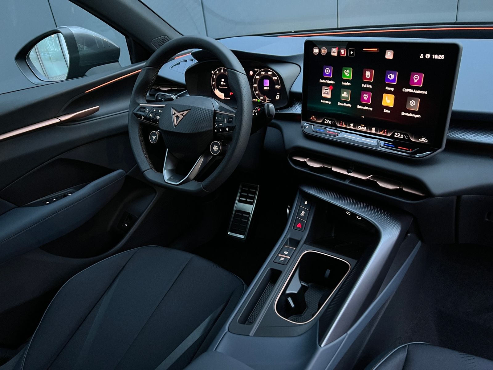 Fahrzeugabbildung CUPRA Terramar VZ 2.0 TSI DSG 4Drive *Garantie, AHK, D