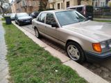 Mercedes-Benz Mercedes W124 300 E Oldtimer - Mercedes-Benz 300: W124 300e