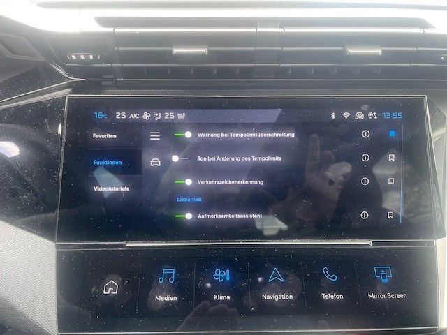 Fahrzeugabbildung Peugeot 408 GT 1.6 PlugIn Hybrid 225 AT+elektr. Heckklap