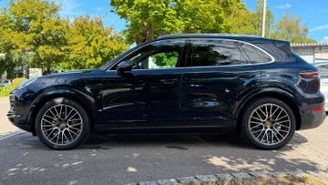 Porsche Cayenne - 2