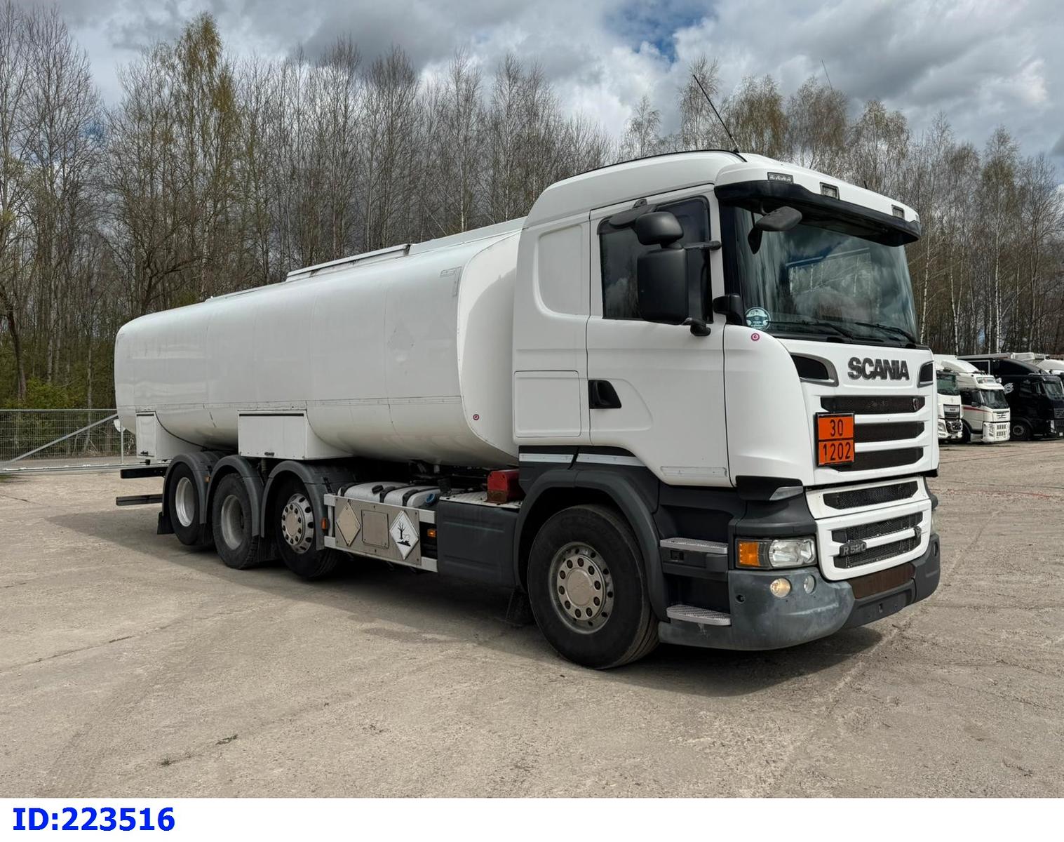 Scania R520 8x2 - 22100L - Steering axle
