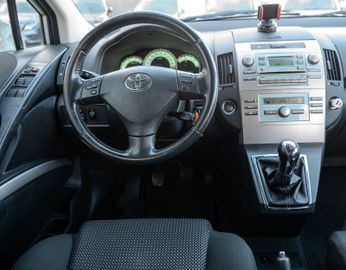 Fahrzeugabbildung Toyota Corolla Verso 2.2 D-CAT 7-SITZER|KLIMA|TEMPOM.