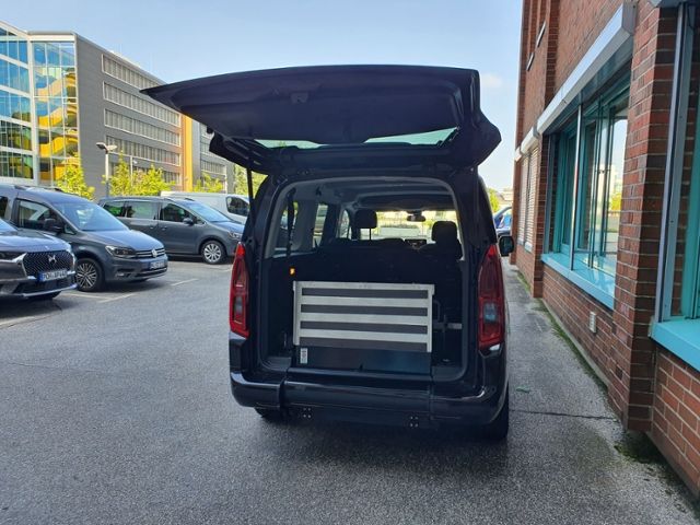 Fahrzeugabbildung Fiat Doblò Kombi L2 L2 Länge2 Autom. Rollstuhlgerecht