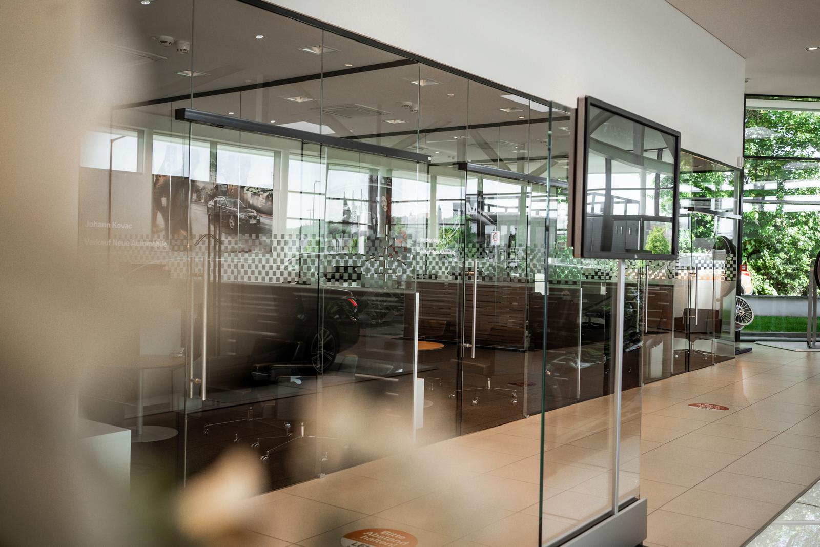showroom-image-bottom