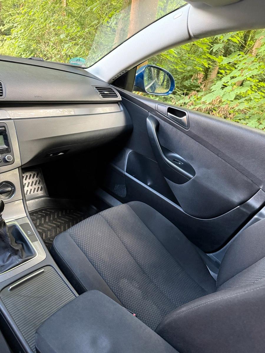 Volkswagen Passat 2009 — photo 13