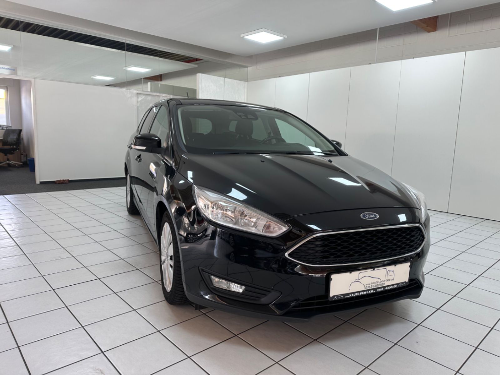Fahrzeugabbildung Ford Focus Turnier Business*Klima*Navi*Automatik*