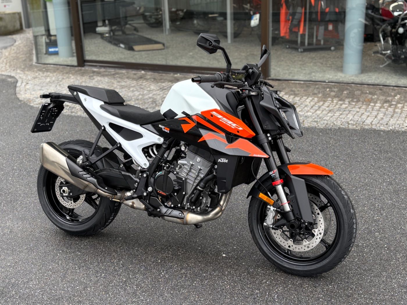Fahrzeugabbildung KTM 990 Duke Modell 2026