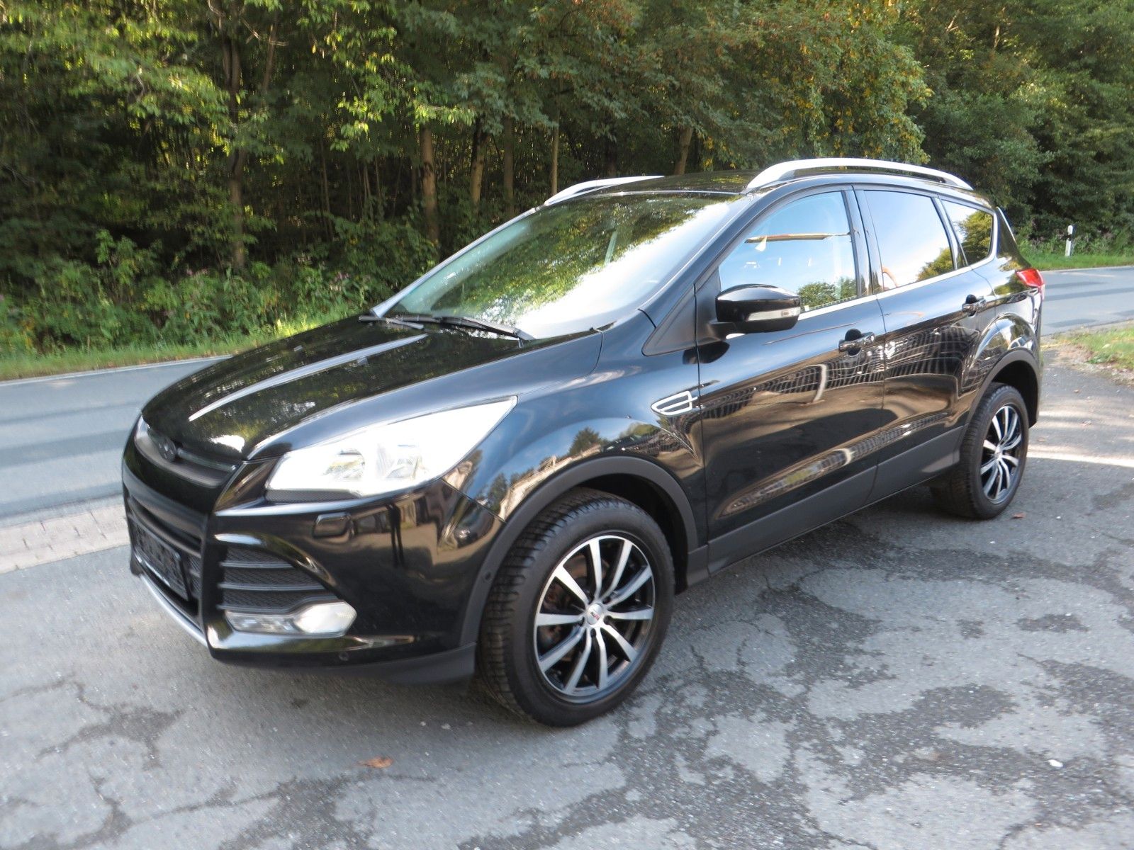 Ford Kuga - 1