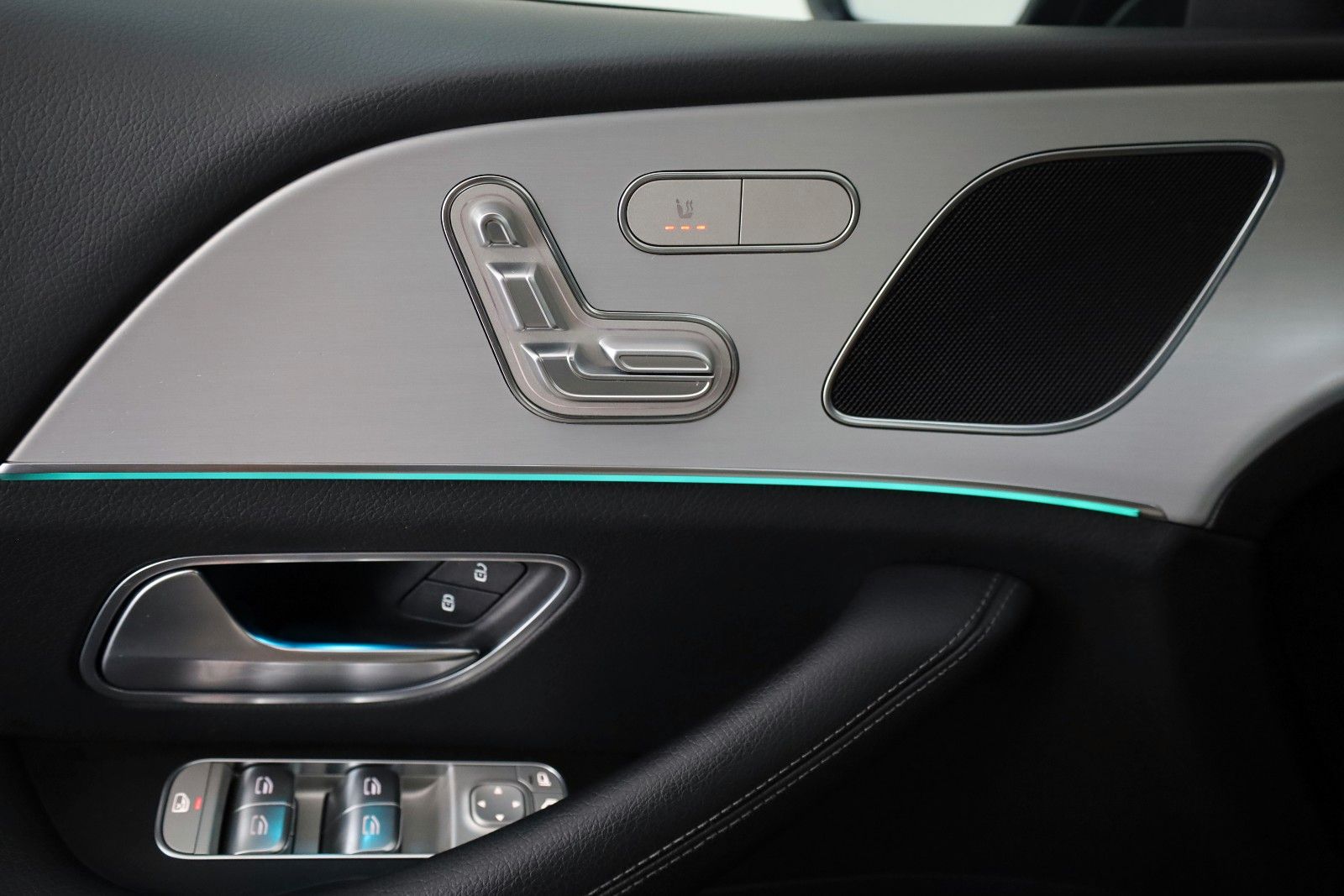 Fahrzeugabbildung Mercedes-Benz GLE 350de 4M Leder,Navi,LED,Park Pak 360°,AppleC