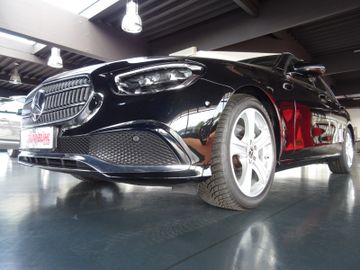 Mercedes E 220 - 1