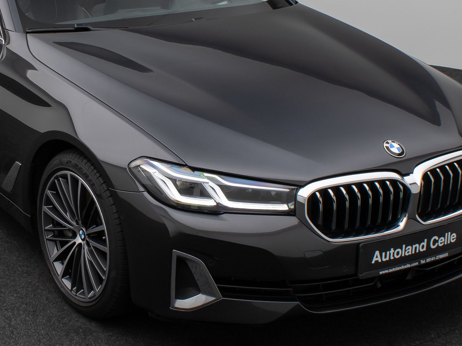 Fahrzeugabbildung BMW 530d xD Luxury Line Panorama HUD Individual 19Zl