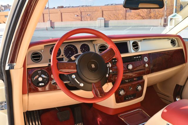 Fahrzeugabbildung Rolls-Royce Phantom Coupé/Bespoke Colour+Interior/New cond.