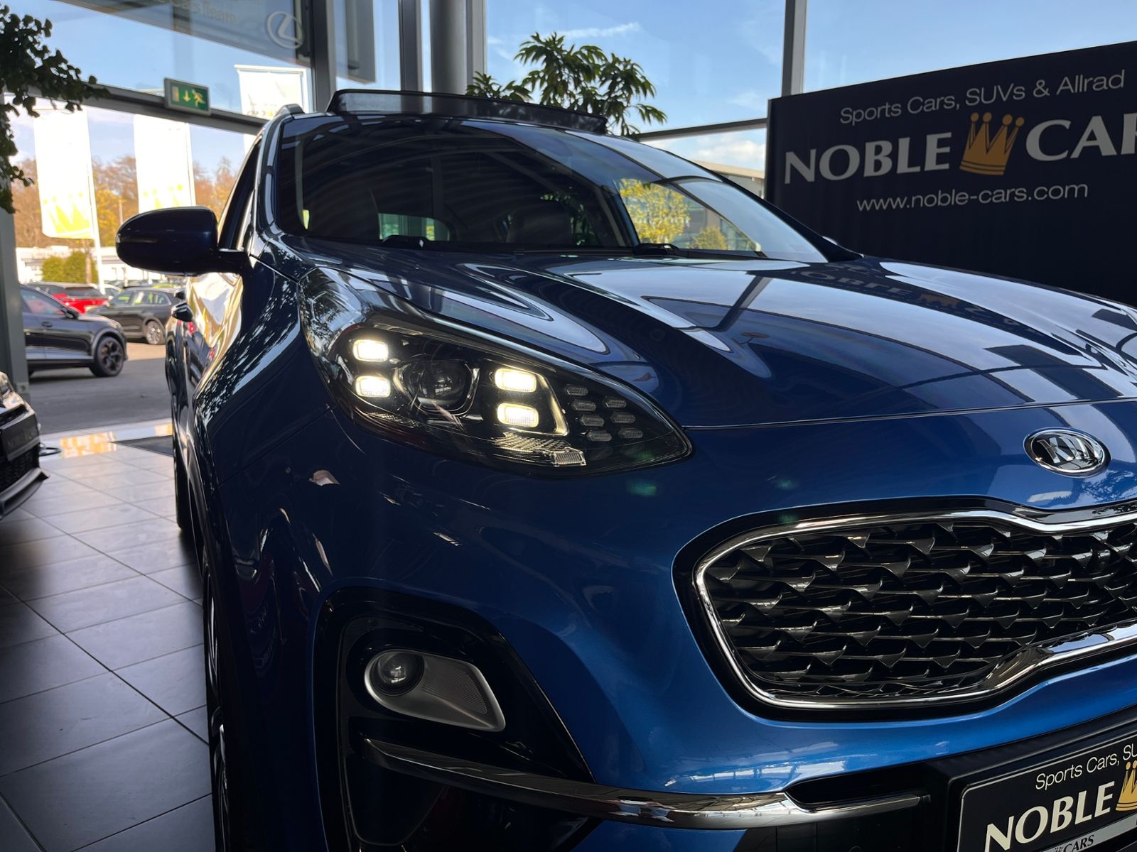 Fahrzeugabbildung Kia Sportage Platinum Edition 4WD AHK LEDER NAV SHZ