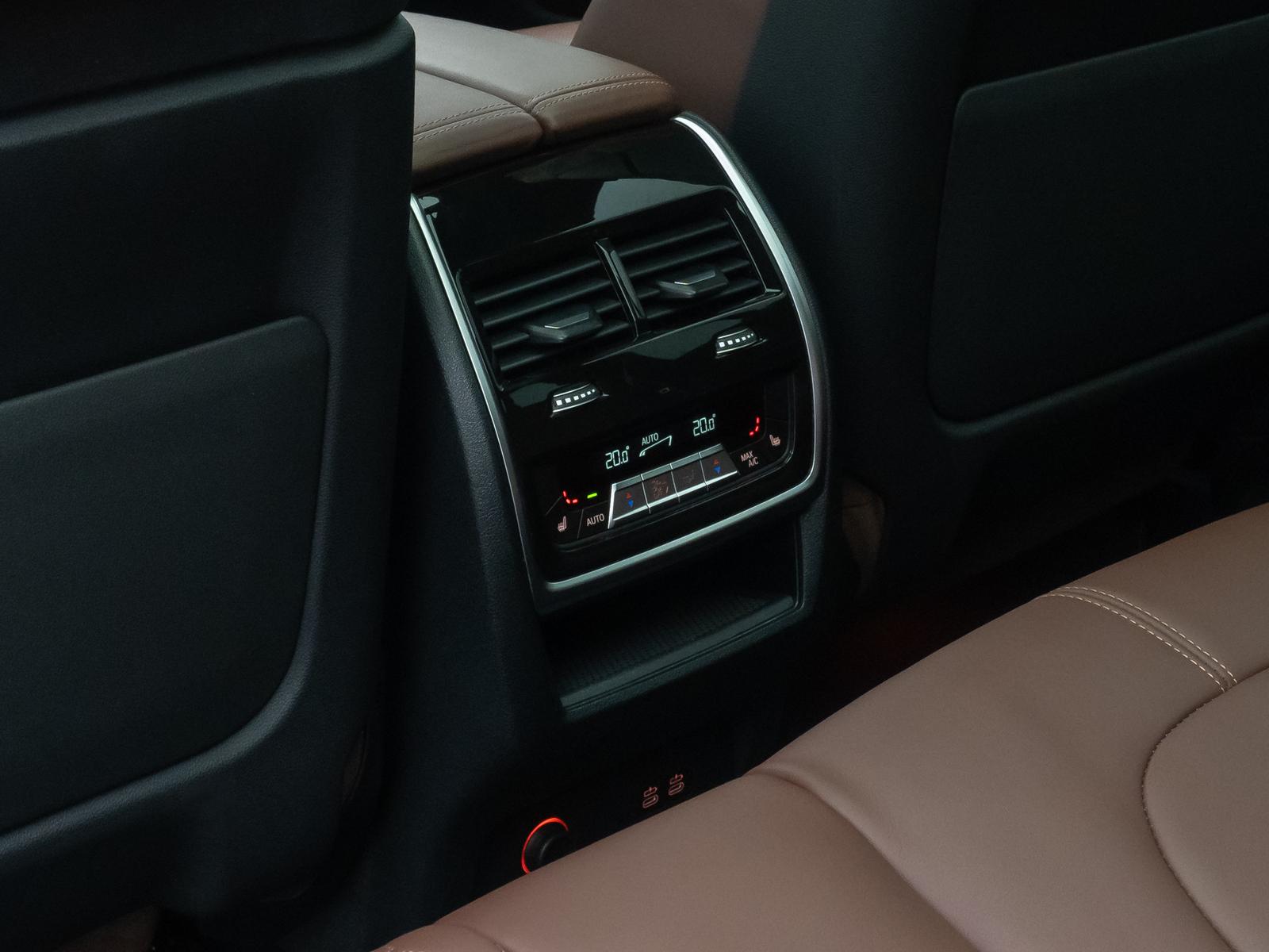 BMW X5 M60i SkyLoung 360° H/K Massage Individual 22"