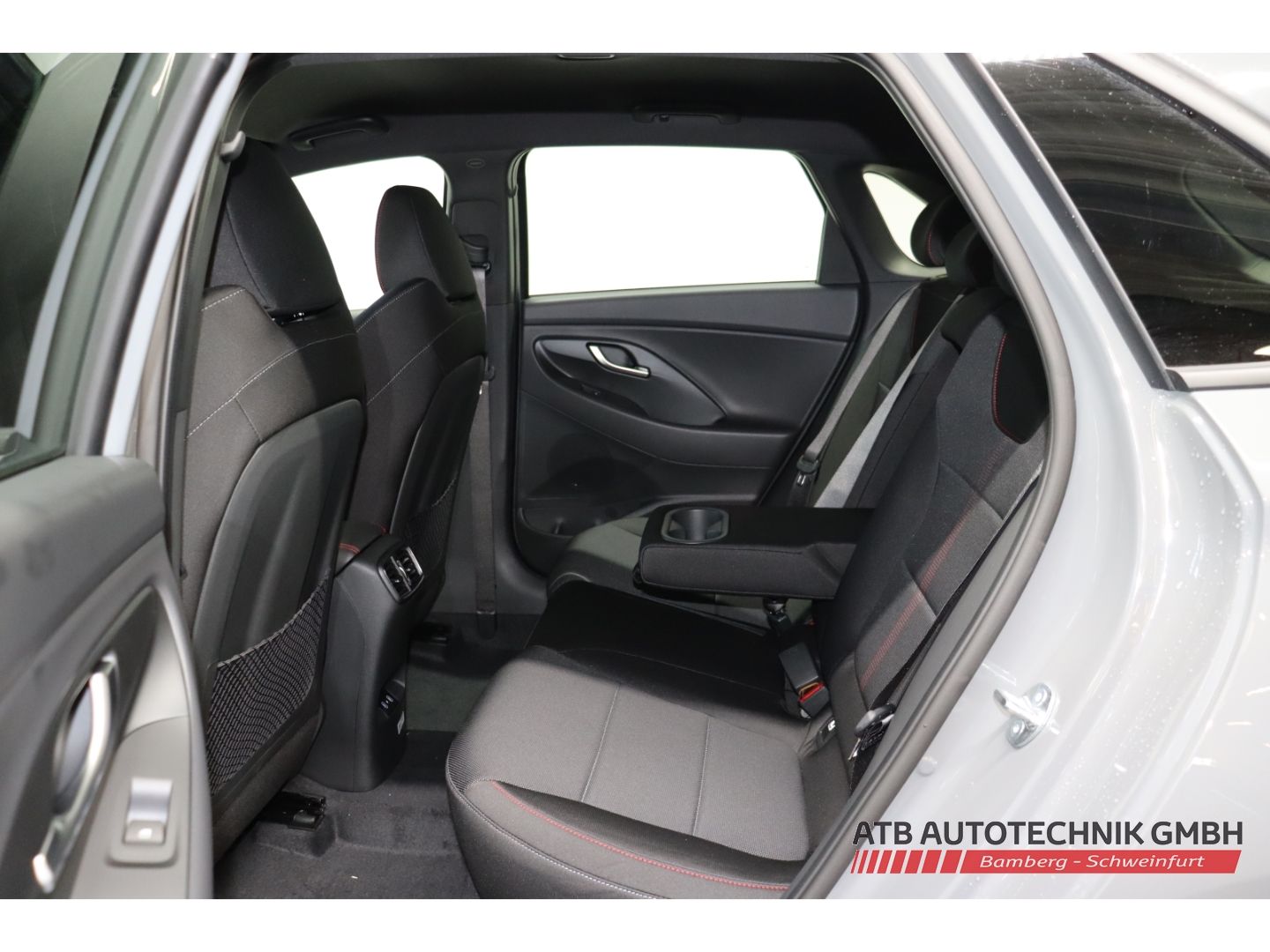 Fahrzeugabbildung Hyundai i30 N Line 5-Türer MY25 1.5 T-GDI 140 PS 48V 7-D