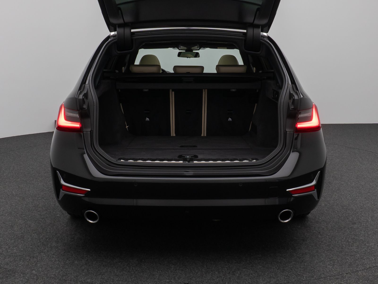 Fahrzeugabbildung BMW 320d xD LuxuryLine Kamera HUD DAB H/K AHK Komfor