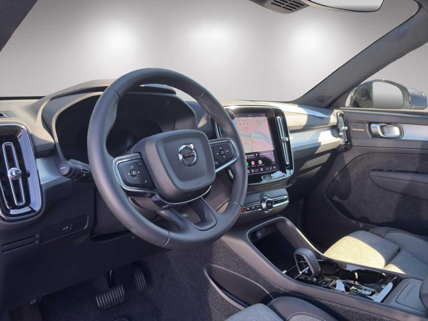 Volvo XC40 B3 B DKG Plus Black Edition