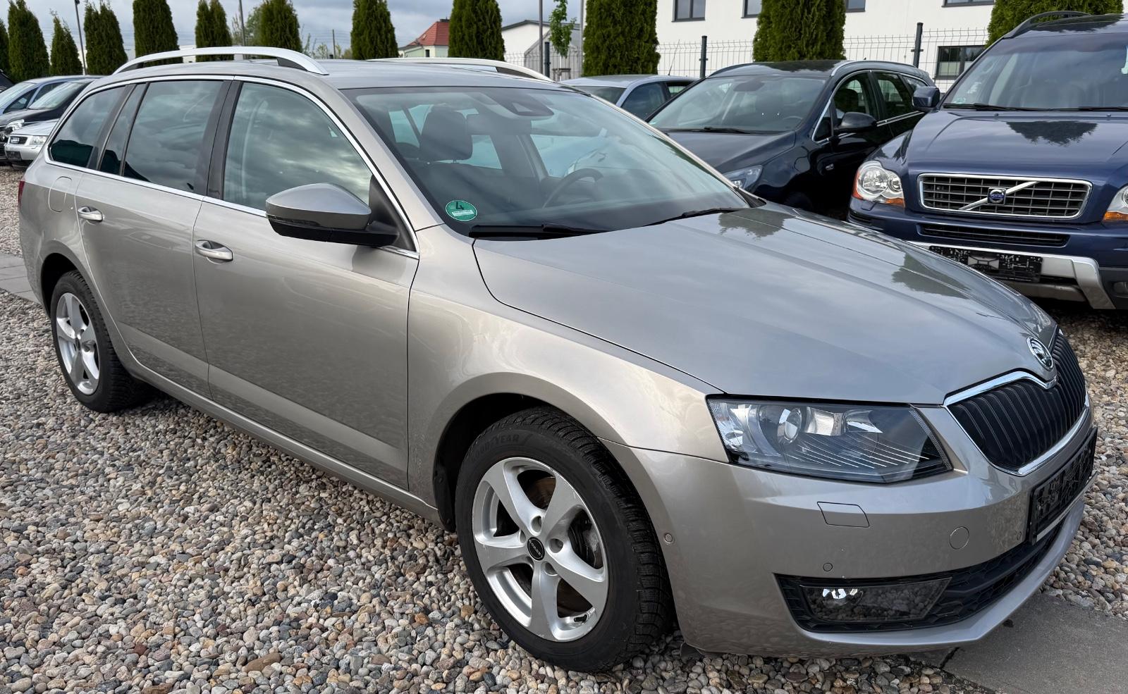 Skoda Octavia 2.0 TDI DSG Style Combi, 1.HAND