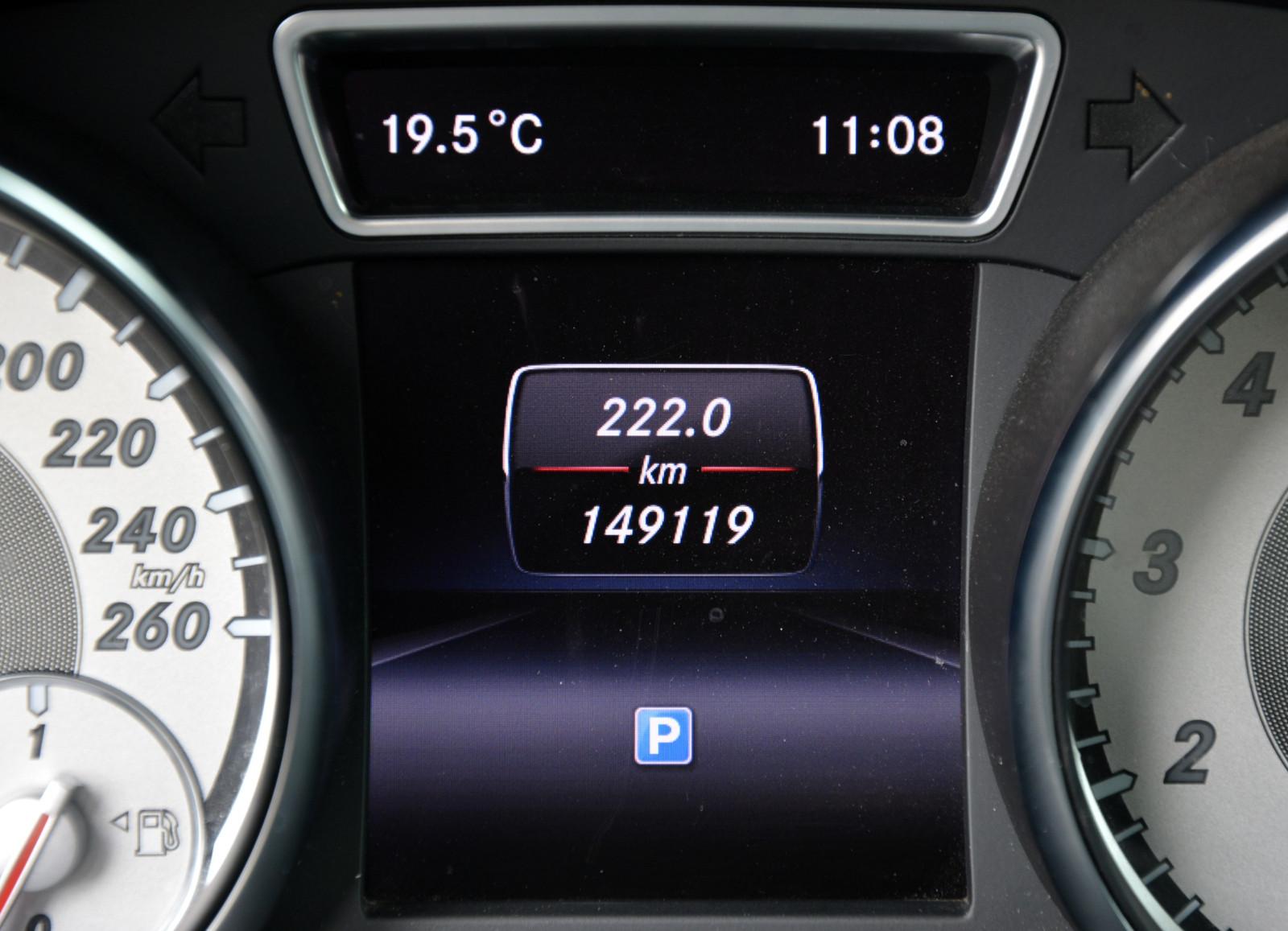 MERCEDES-BENZ GLA - 200 - BI-XENON - 156 CV