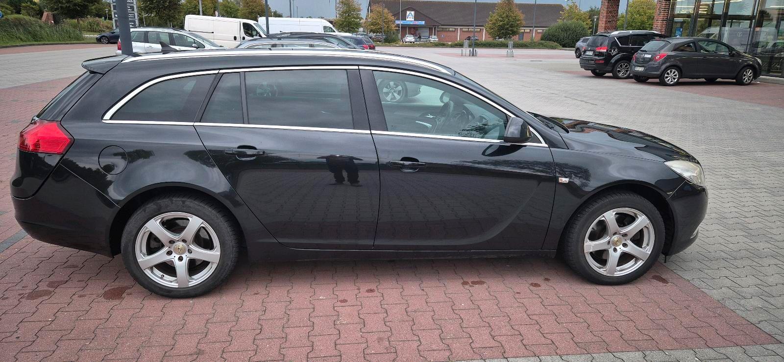 Opel Insignia 2013 — interior