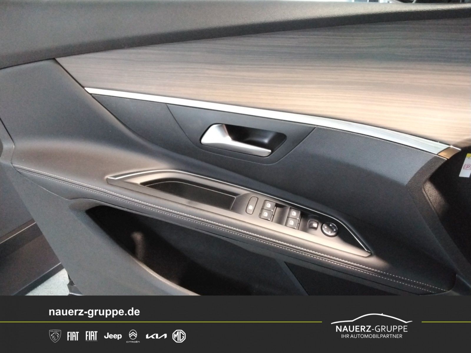 Fahrzeugabbildung Peugeot 5008 GT Pack 180PS Mass.Sitze Focal
