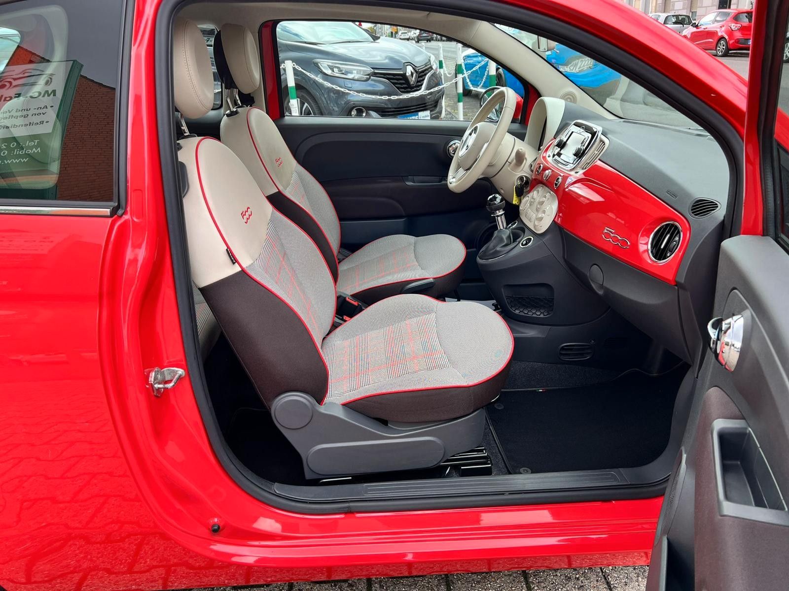 Fahrzeugabbildung Fiat 500 Lounge Panoramaschiebedach Klima Bluetooth