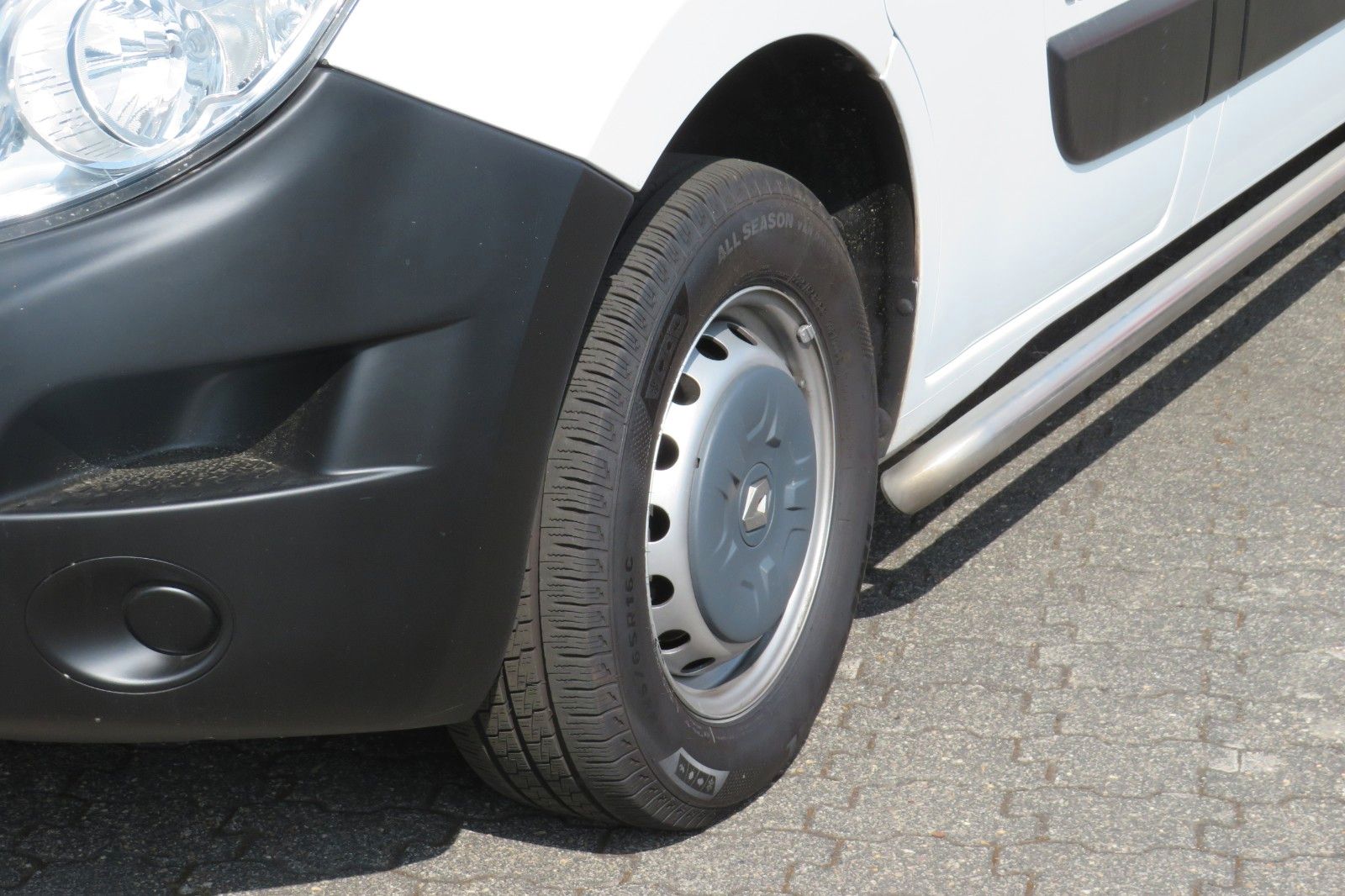 Fahrzeugabbildung Renault Master III Kasten L2H2 HKa 3,5t