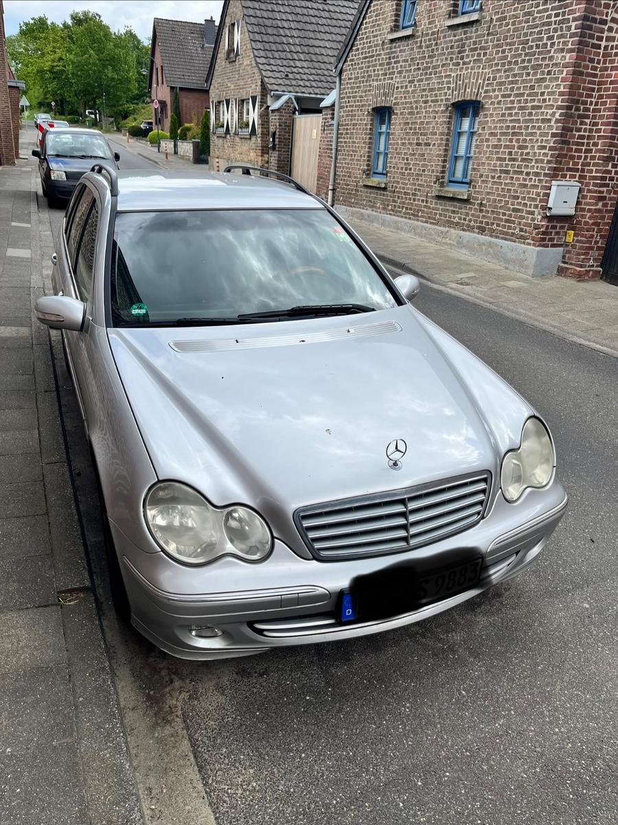 Mercedes-Benz C180 2004 — rear view