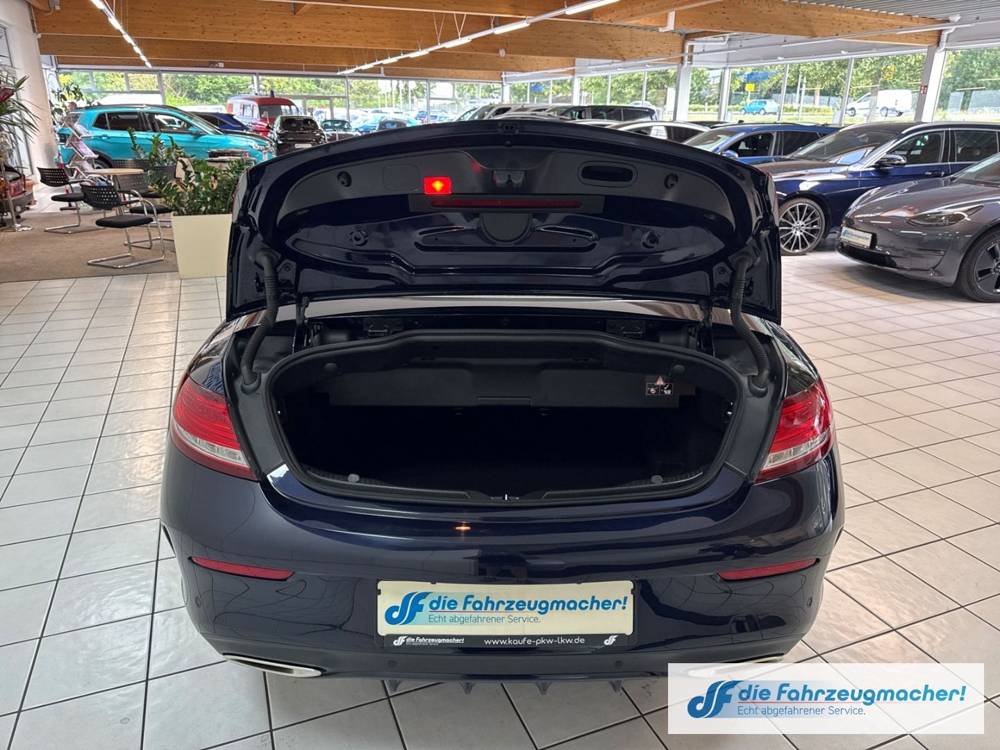 Fahrzeugabbildung Mercedes-Benz C 200 Cabrio AMG Sportpaket LED Mehrzonenklima F