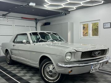 Ford Mustang - 4