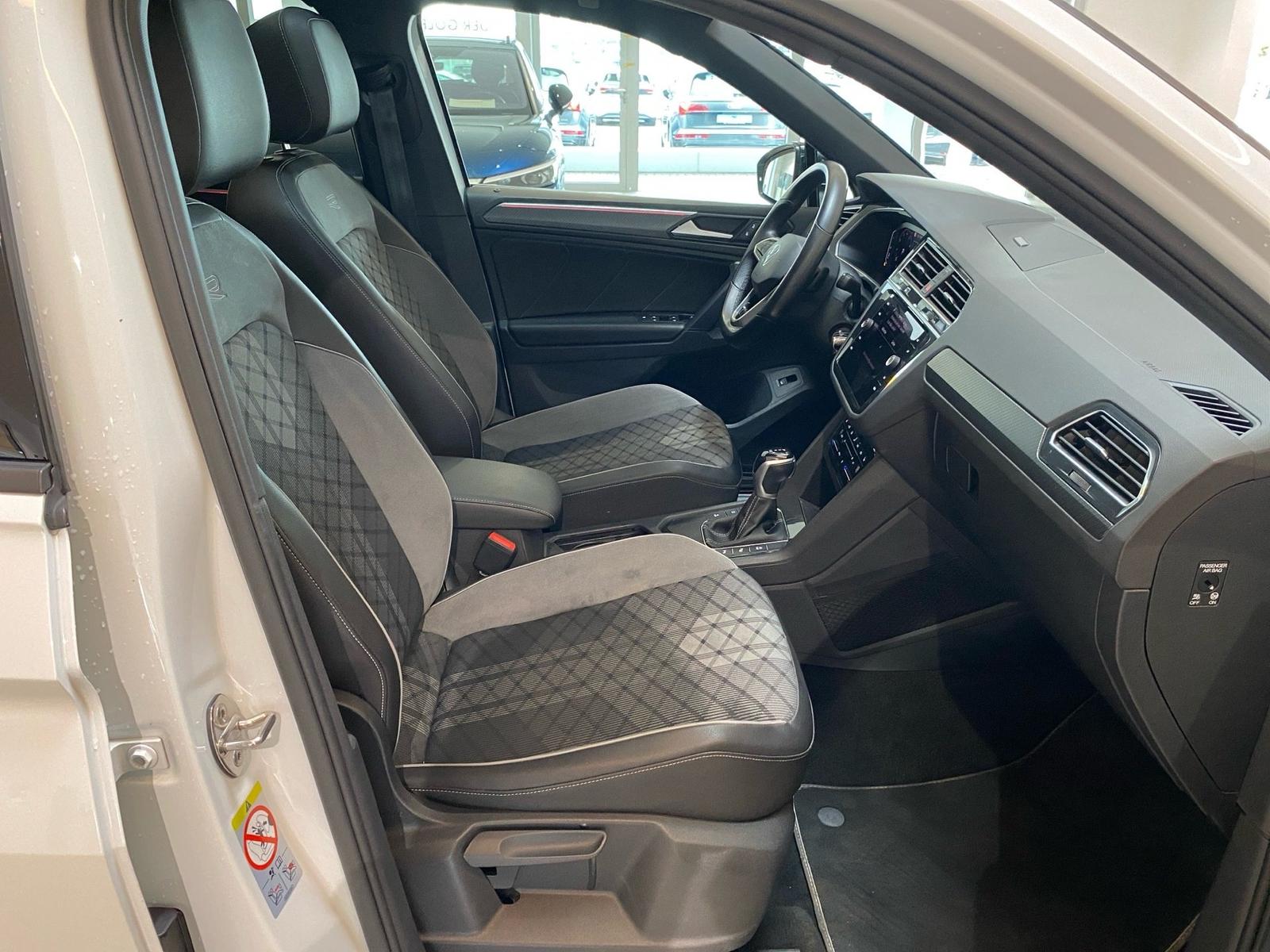 Volkswagen Tiguan 1.5 TSI R-Line BlackStyle AHK IQ.Light RF, миниатюра 10