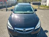 Opel Astra J Sports Tourer Design Edition - Opel Astra aus 2011: Sports Tourer