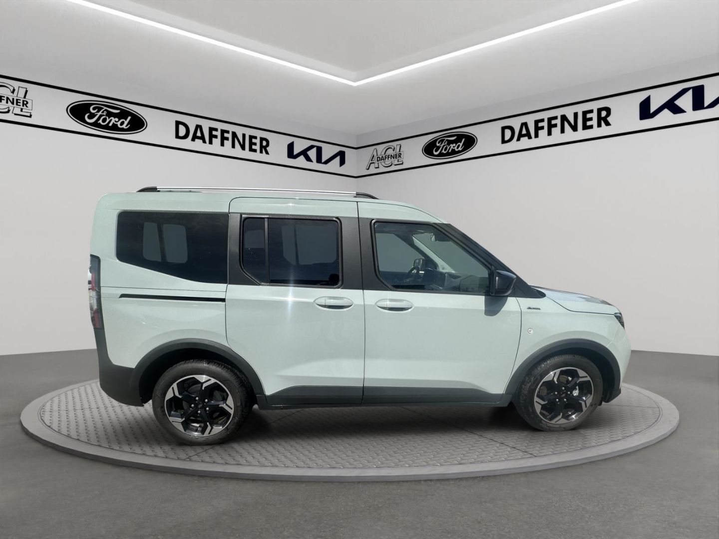 Fahrzeugabbildung Ford Tourneo Courier Active 1.0 EcoBoost WINTERPAKET