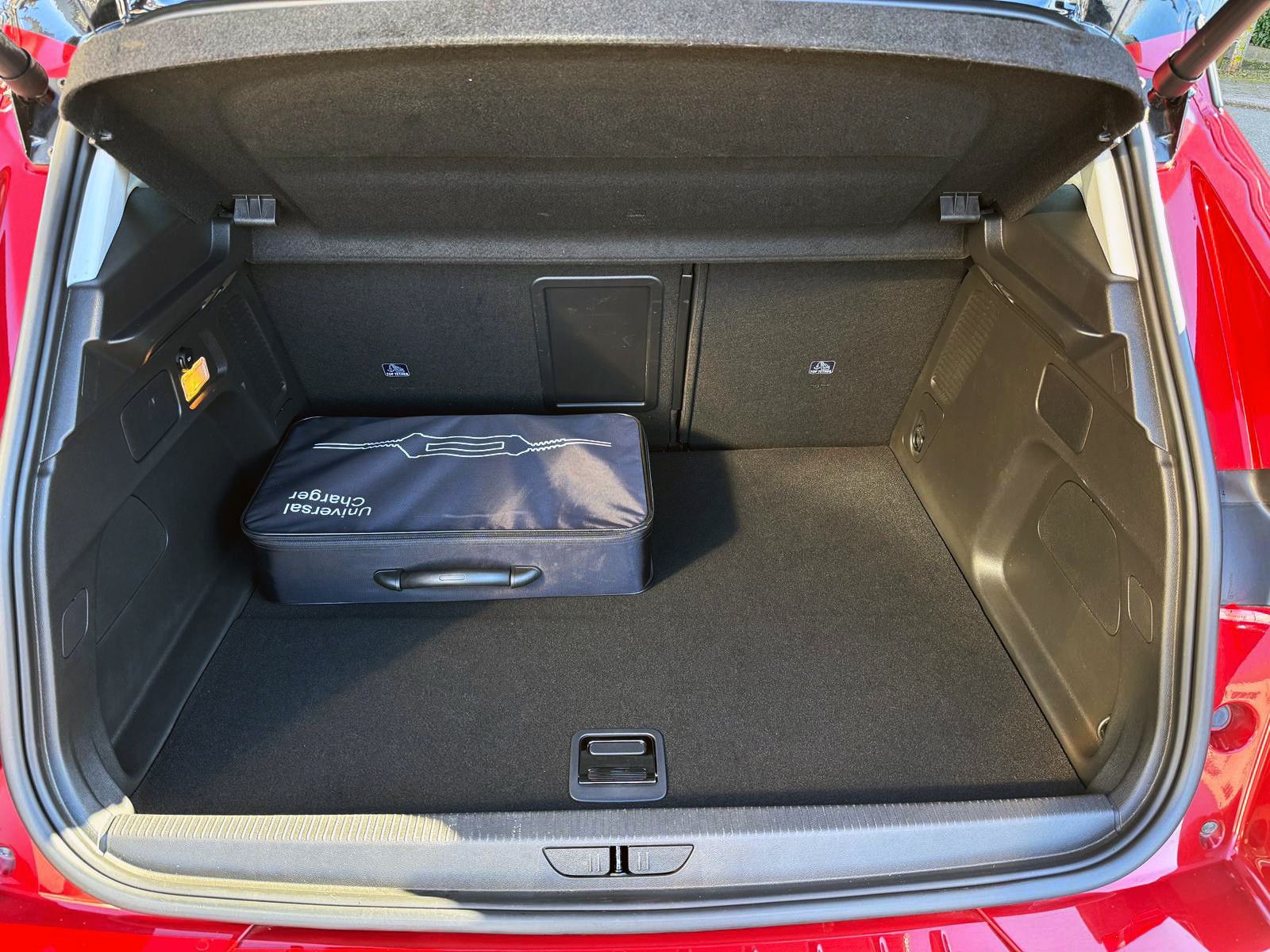 Fahrzeugabbildung Opel Grandland Ultimate PlugIn 1.6 Turbo ACC 360° AHK