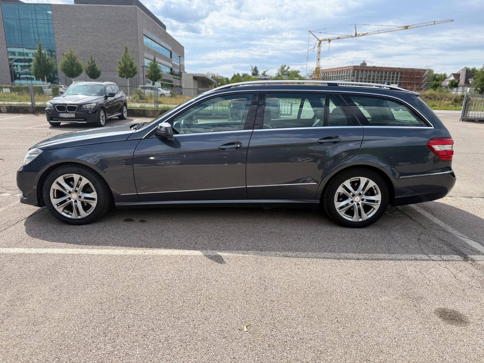 Mercedes-Benz E 200 CGI T Blue AVANTGARDE SHZ AHK NAVI XENON