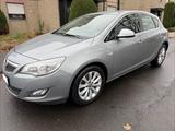Opel Astra 1.6 Turbo 132kW Automatik NAVI SHZ PDC - Opel Astra aus 2010: Turbo