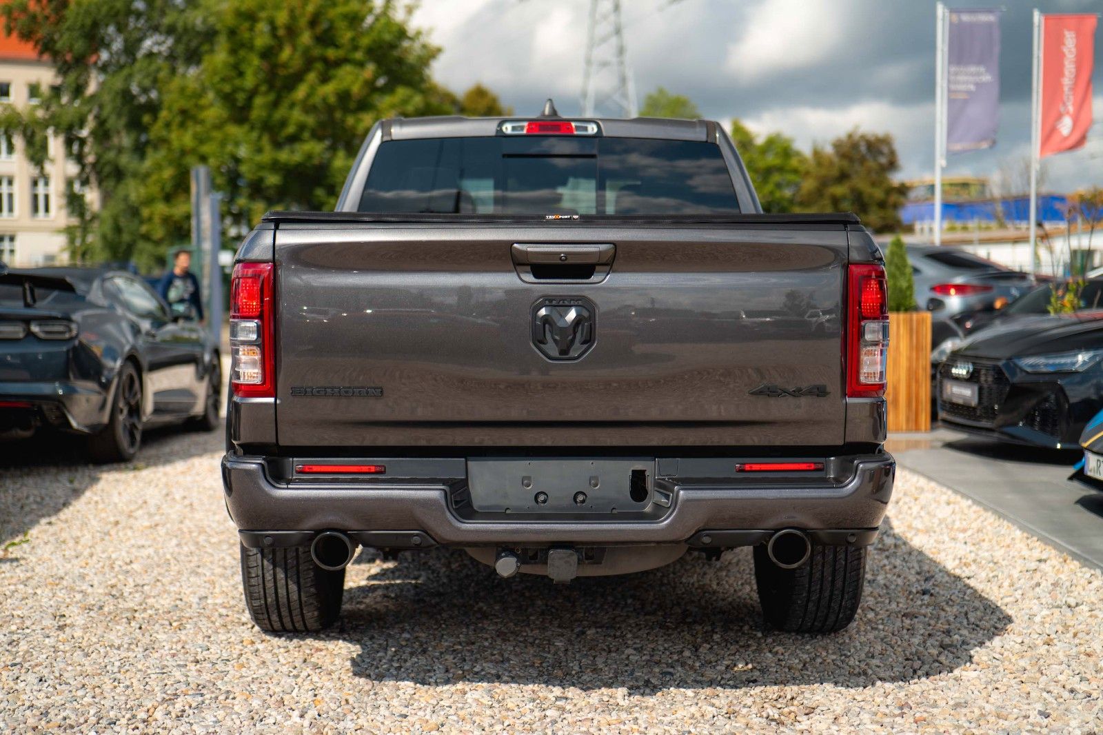 Fahrzeugabbildung Dodge RAM 5.7 V8 HEMI 4x4 LPG BRC Offroad Night-Paket