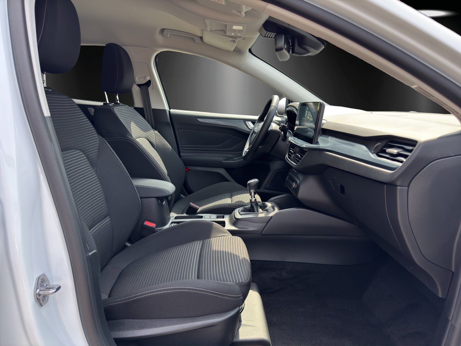 Fahrzeugabbildung Ford Focus Turnier Active WINTER/EASY-PARK/FAHRERASII