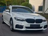BMW 530 d X DRIVE M SPORT PAKET*HEADUP*PAN*GARANTIE - BMW 530 in Duisburg