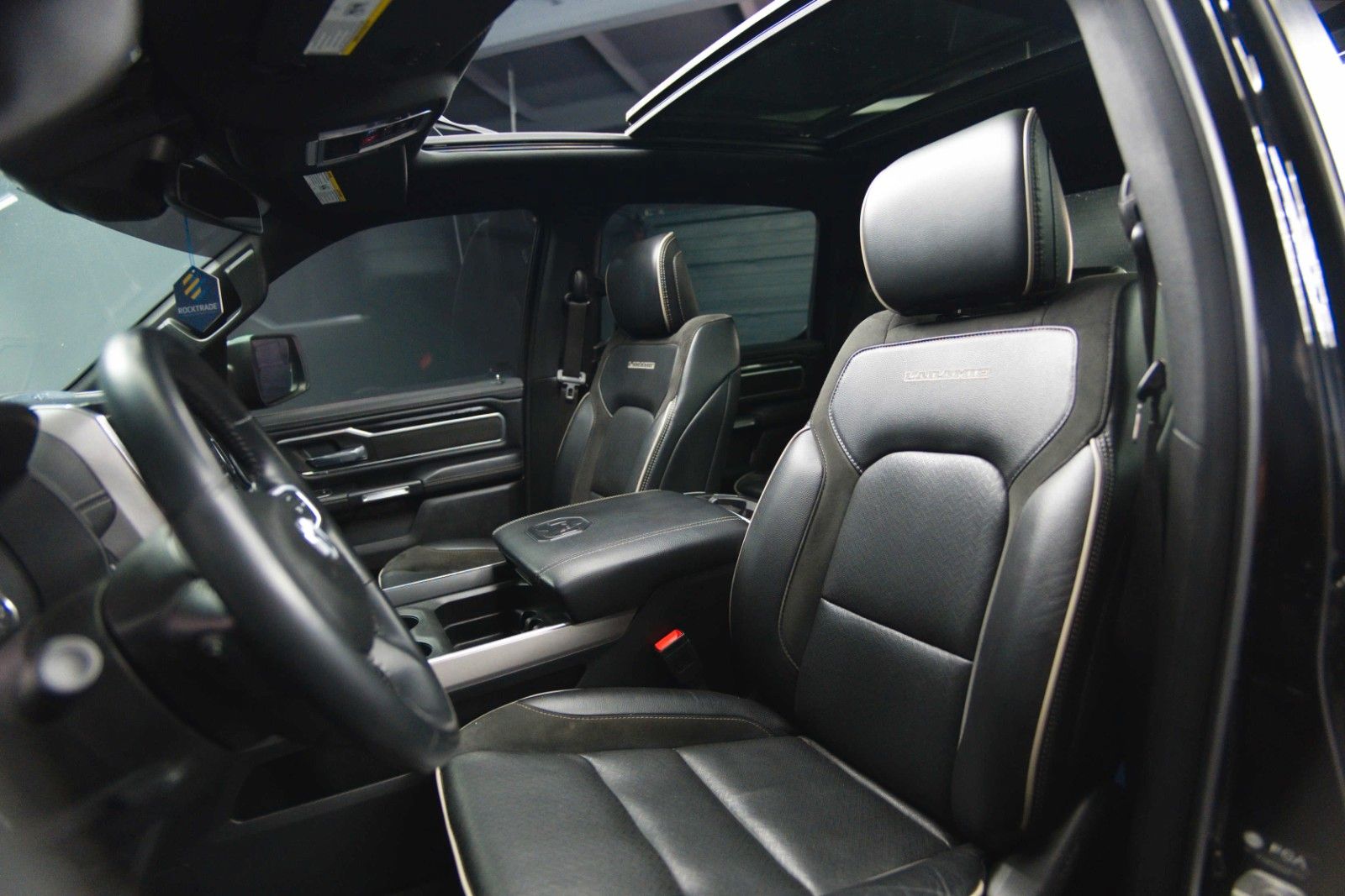 Fahrzeugabbildung Dodge RAM 5.7 V8 HEMI 4x4 Night LARAMIE LONGBED 19%