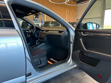 Skoda Octavia *LED*NAVI*2-ZONEN*CAM*CARPLAY*