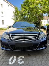 Mercedes-Benz C 200 - Mercedes-Benz 200 mit Benzin-Antrieb: C