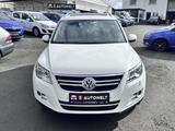 Volkswagen Tiguan Team 4Motion SitzHz Navi AHK PDC Panorama - Volkswagen Gebrauchtwagen in Freiburg